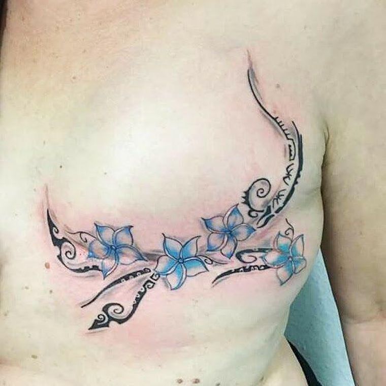 Brustkrebstattoo-Tag 2017, Tätowiererin Mandy Reisig, ill-legal Tattoo, Frankfurt