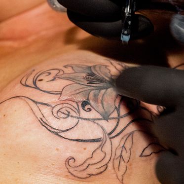 1.Brustkrebstattoo-Tag; Fru Tattoo, Uelzen; Foto: Shenevra Punk Pics