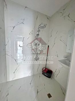 b89