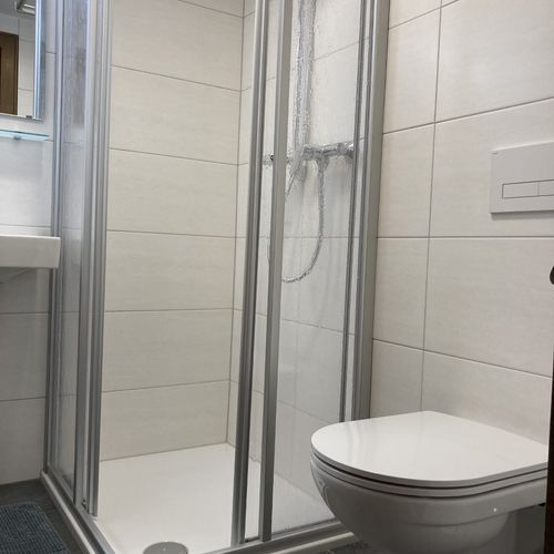 Birkenhof Apartment 6 bath toilet